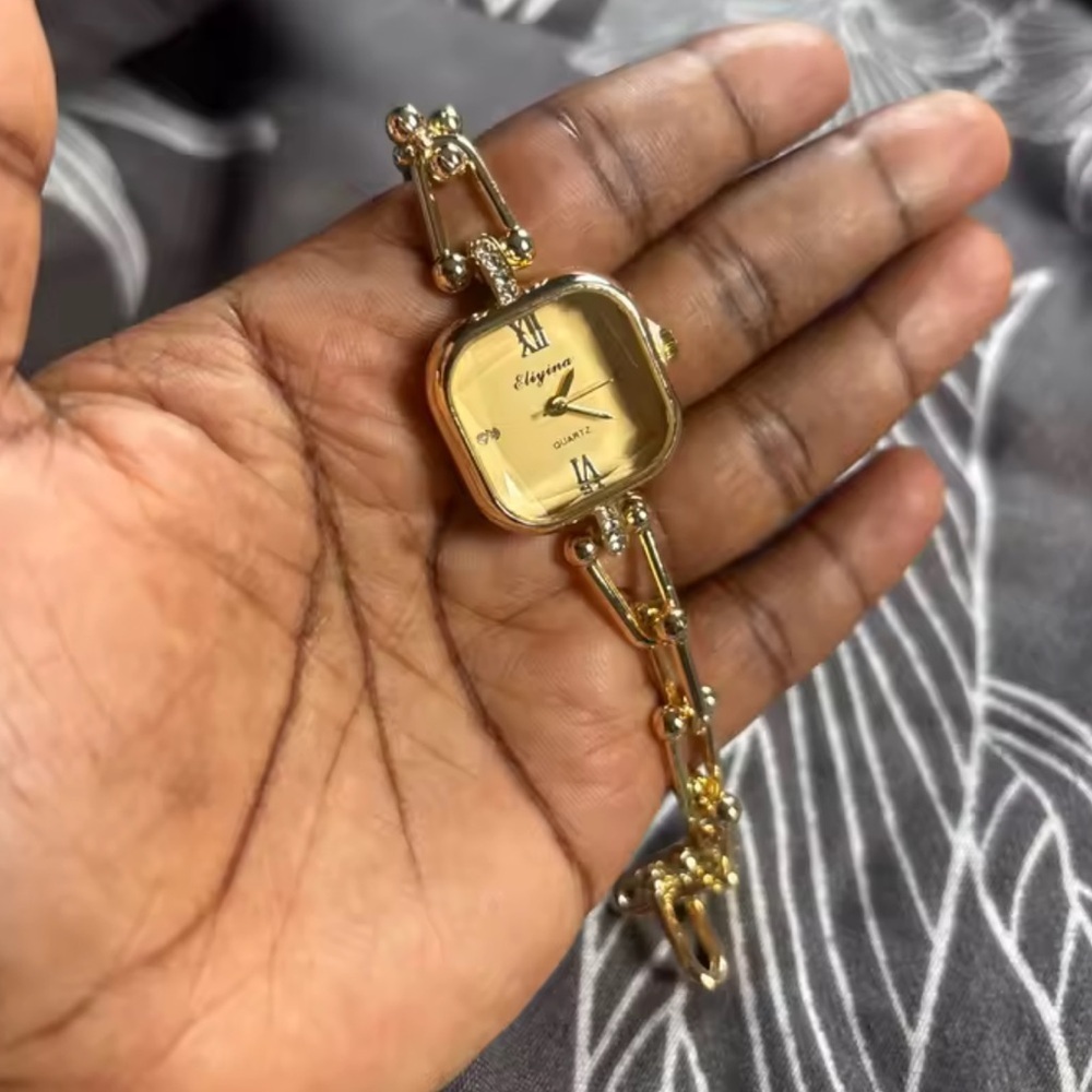 Graduated Link Classic Elegant Gold Women's Bracelet Watch - Picture 3 of 6